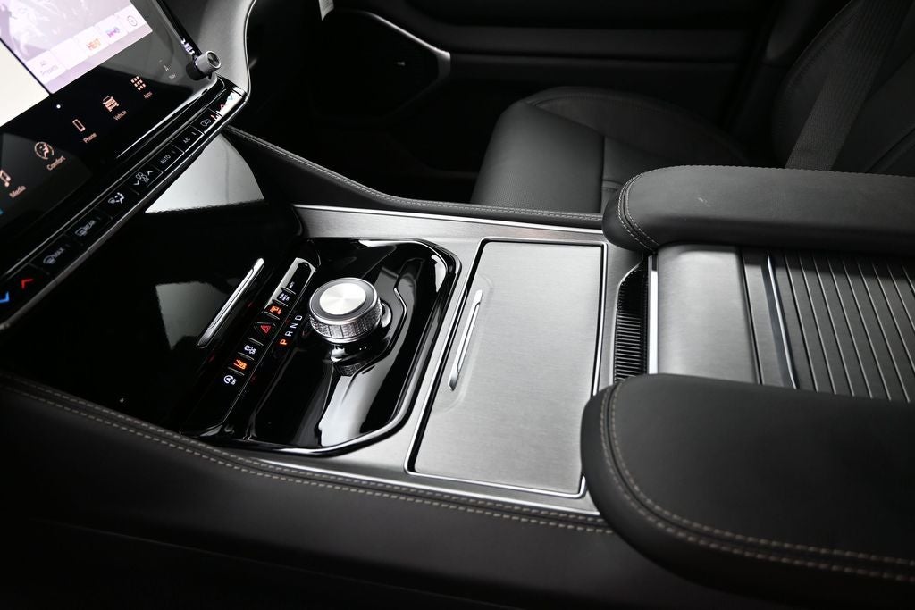 2026 Jeep Grand Wagoneer 4x2