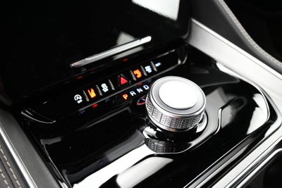 2026 Jeep Grand Wagoneer 4x2