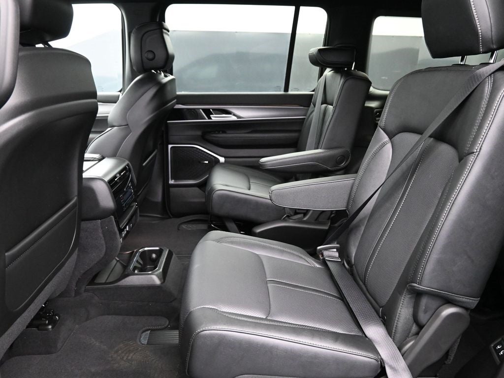 2026 Jeep Grand Wagoneer Altitude