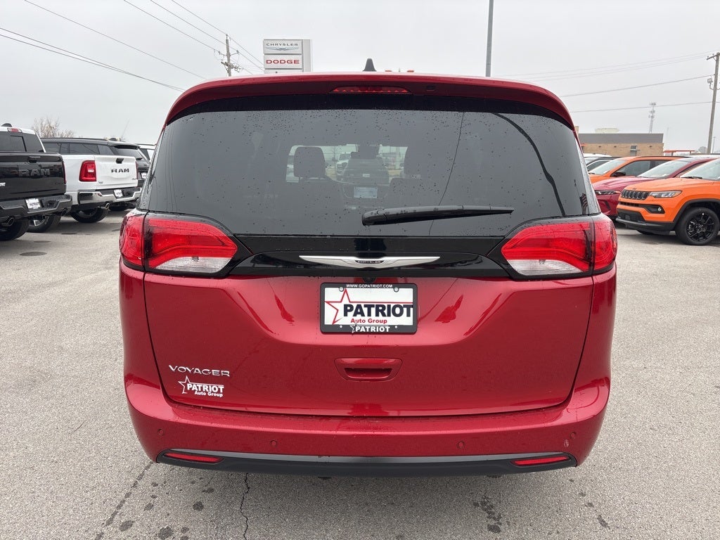 2026 Chrysler Voyager LX