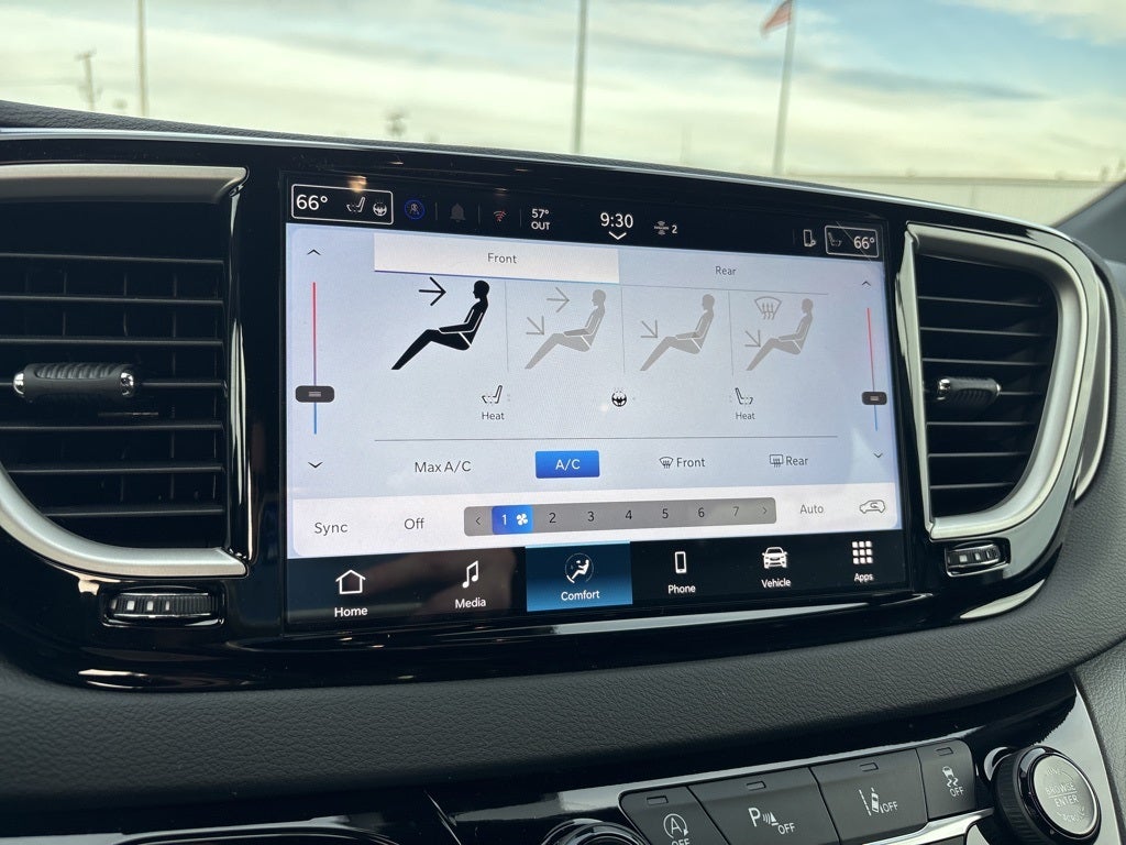 2026 Chrysler Voyager LX