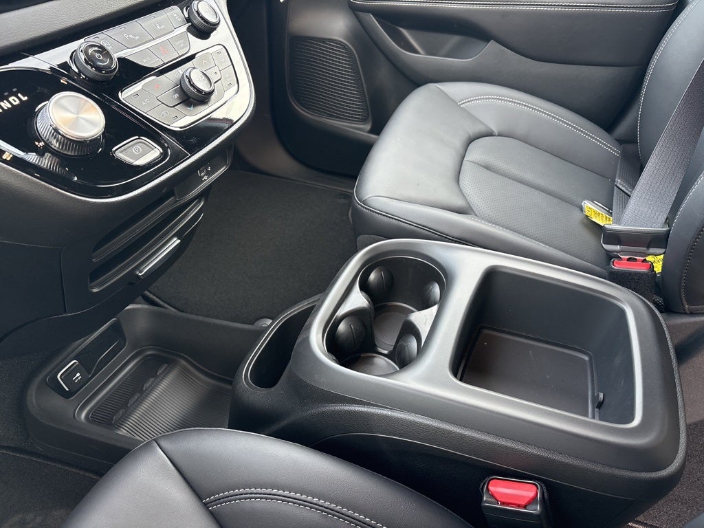 2026 Chrysler Voyager LX